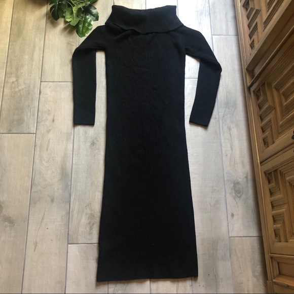 Lulu’s off the shoulder cowl neck midi sweater dress in black. Size S - Picture 6 of 10